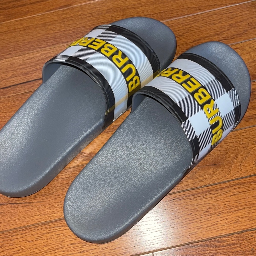 Burberry men’s slides